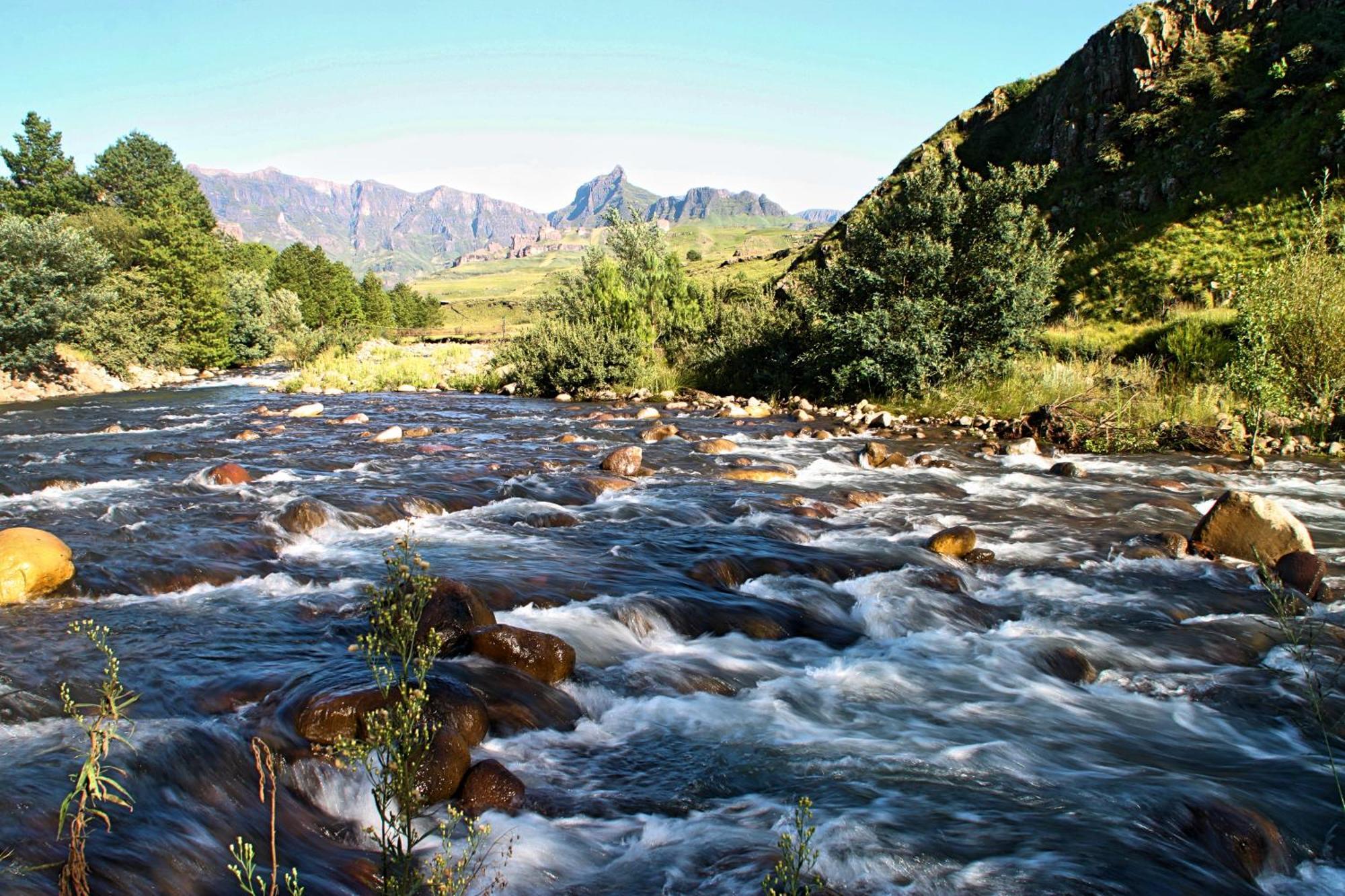 Gooderson Leisure Riverbend Chalets Self Catering And Timeshare Gold Crown Resort Drakensberg Garden Eksteriør bilde